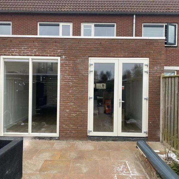 Uitbouw achterzijde tussenwoning